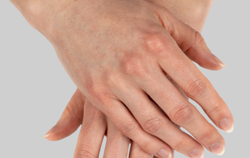 Danielle_hands
