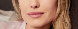 restylaneskinboosters_hp_m_0.png
