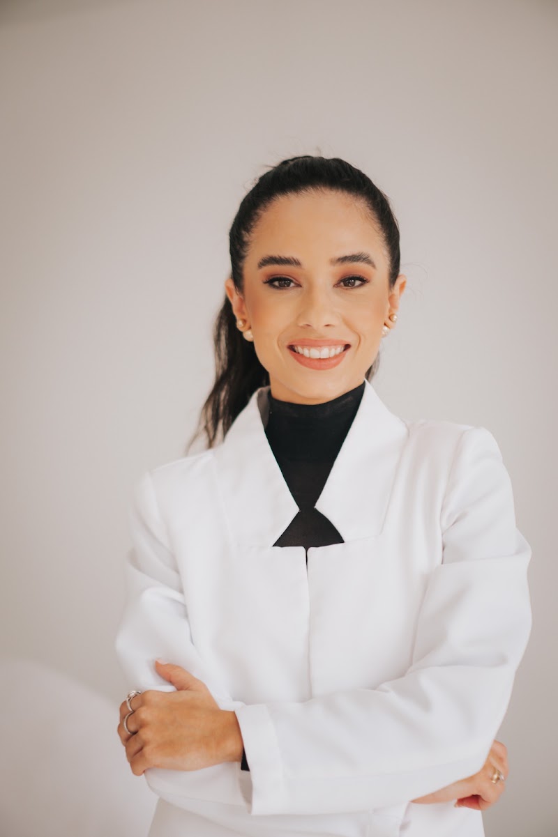 Dermatologista Letícia Toresan Mariani - Image 1