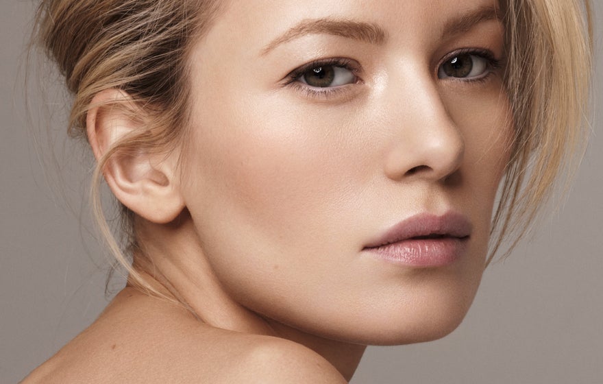 Article: How a well-defined jawline makes you look younger