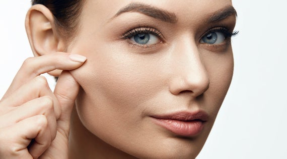 WHEN WE AGE, WHAT HAPPENS WITH THE NATURAL COLLAGEN IN OUR SKIN?